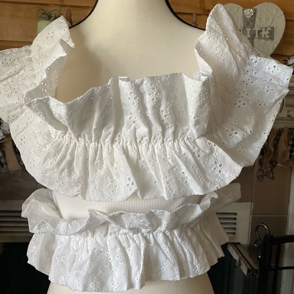 NWOT Zara White Ribbed tank with Eyelet Lace Off shoulder Size M Crop - Picture 2 of 9